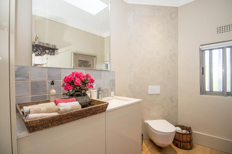 4 Bedroom Property for Sale in Constantia Western Cape